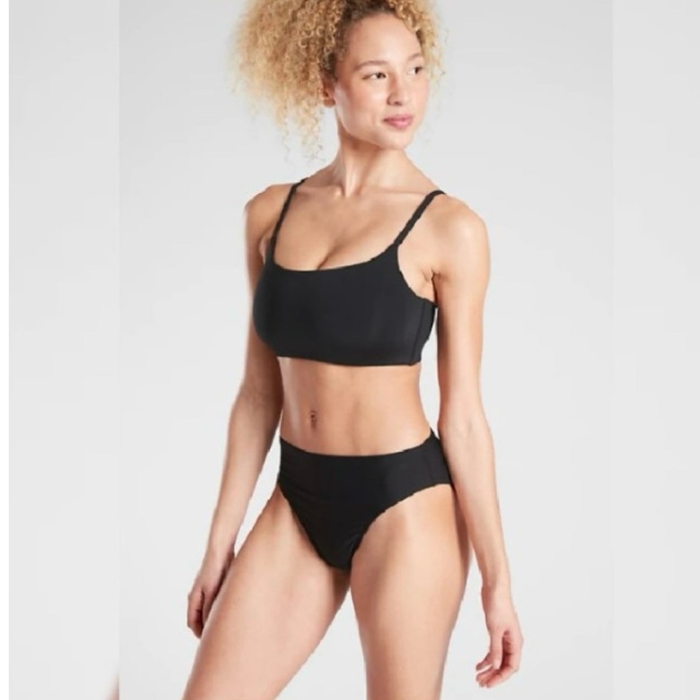 NWOT Athleta L Scoop Front Bikini Top